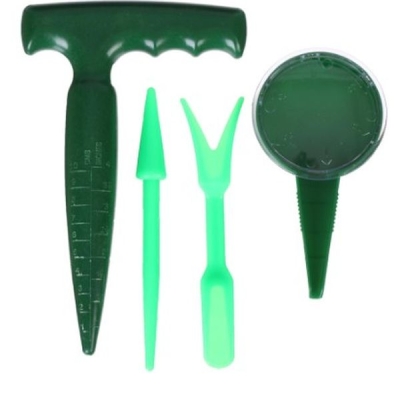 Набор, 4 предмета: конус - 2 шт., сеялка, пикировщик, пластик