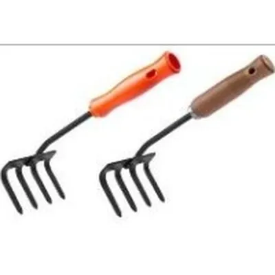 Грабли 4-х зубые с ручкой - набор садового инструмента Дачник